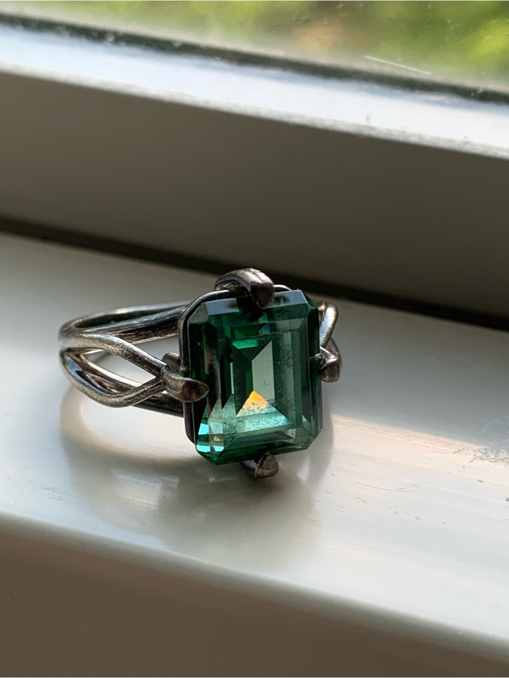 Vintage Style Emerald Cut Lab-Created Green Stone Ring | 925 Sterling Silver